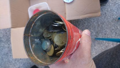 למכירה הרבה מטבעות ישראלים וגם כמה מטבעות זרים